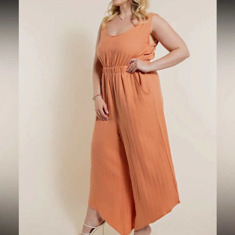 Herringbone texture Jumpsuit with back tie Detail in salmon - Picture 2 of 3